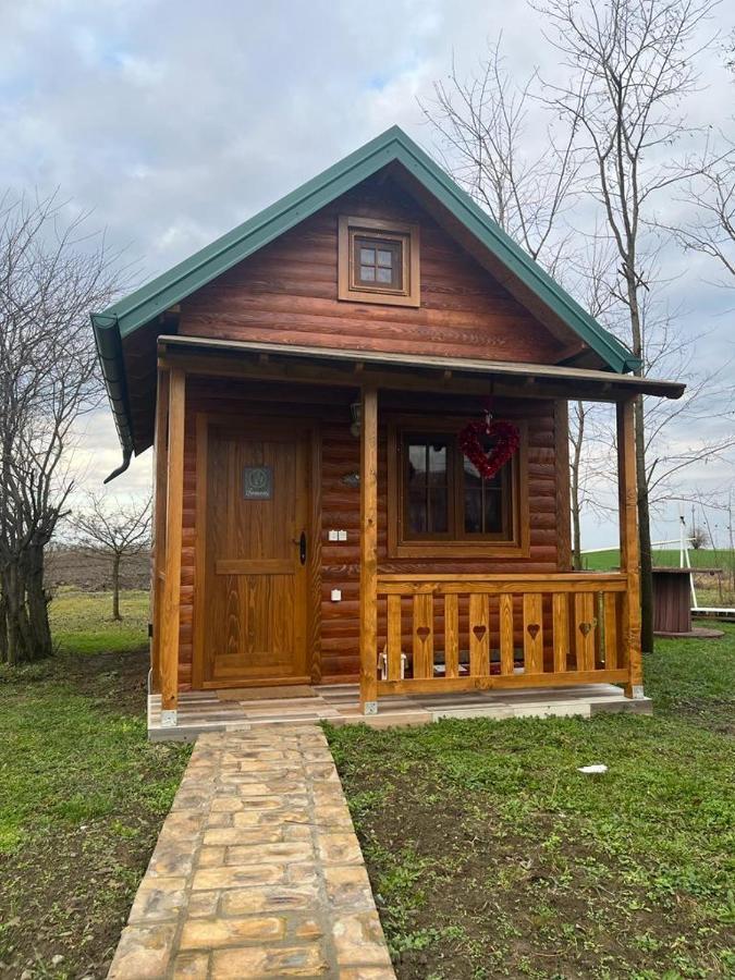 Salas Gnijezdo Bačka Palanka Exterior foto
